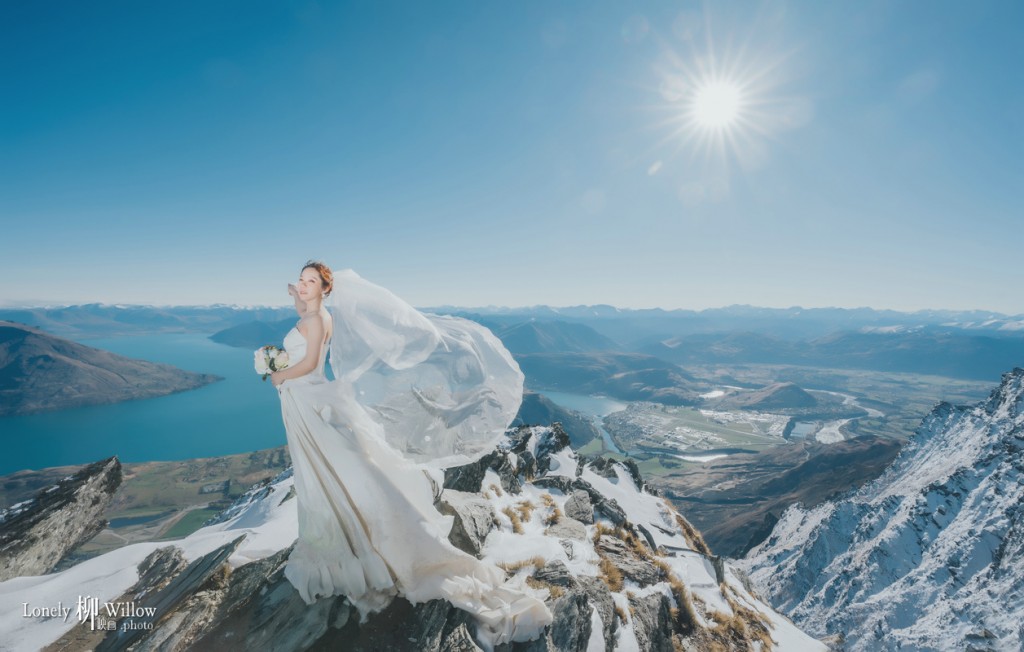 金秋的峡谷婚礼和第一场雪