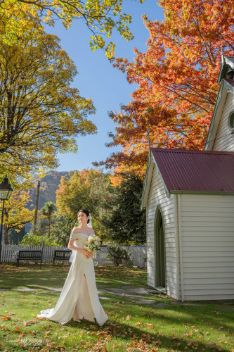 20250424StephanieW-church0175