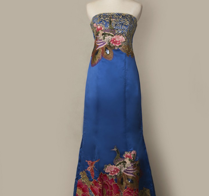 中式孔雀刺绣礼服